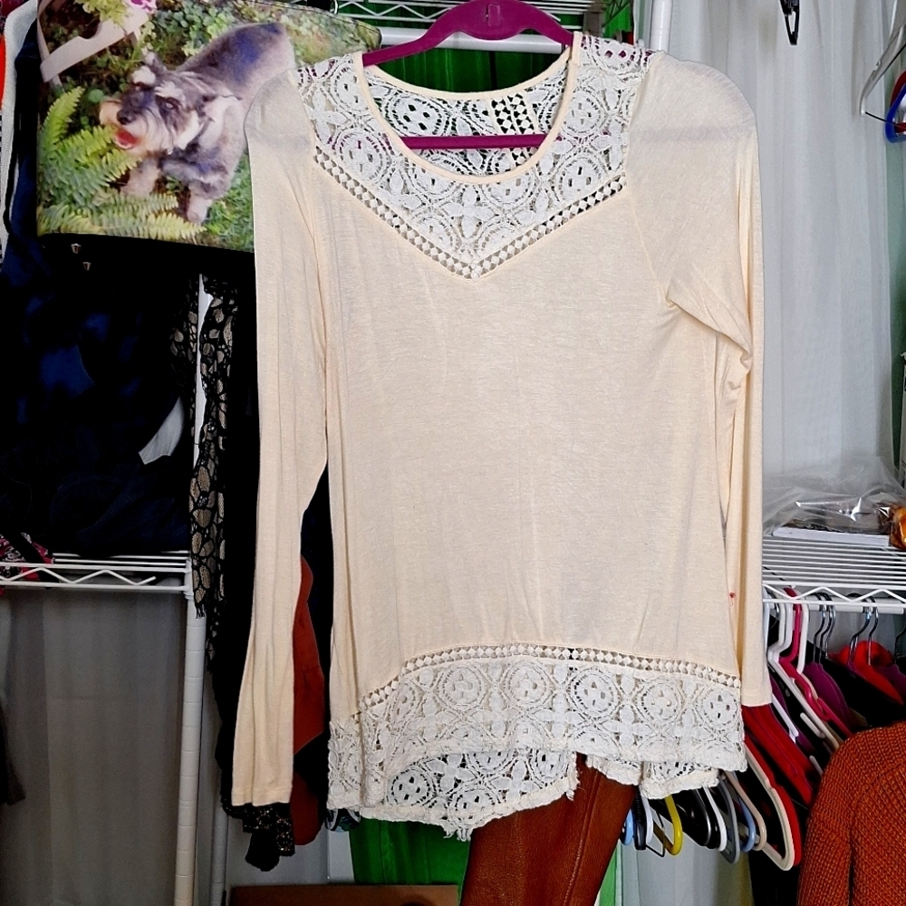 TRU SELF CREAM LONG SLEEVE TOP SIZE SMALL